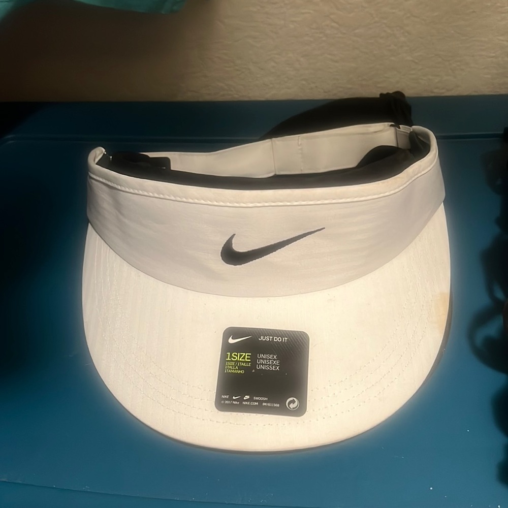 Nike Visors White and Black Brand New Unisex